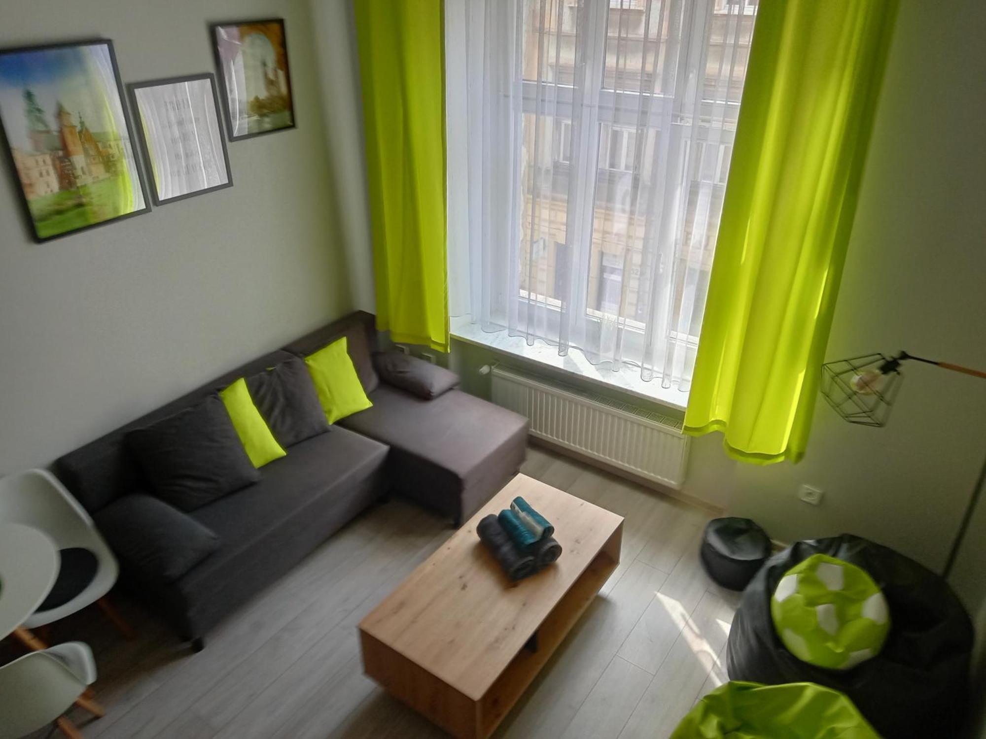 Discover Cracow Aparthostel Cracovie Extérieur photo